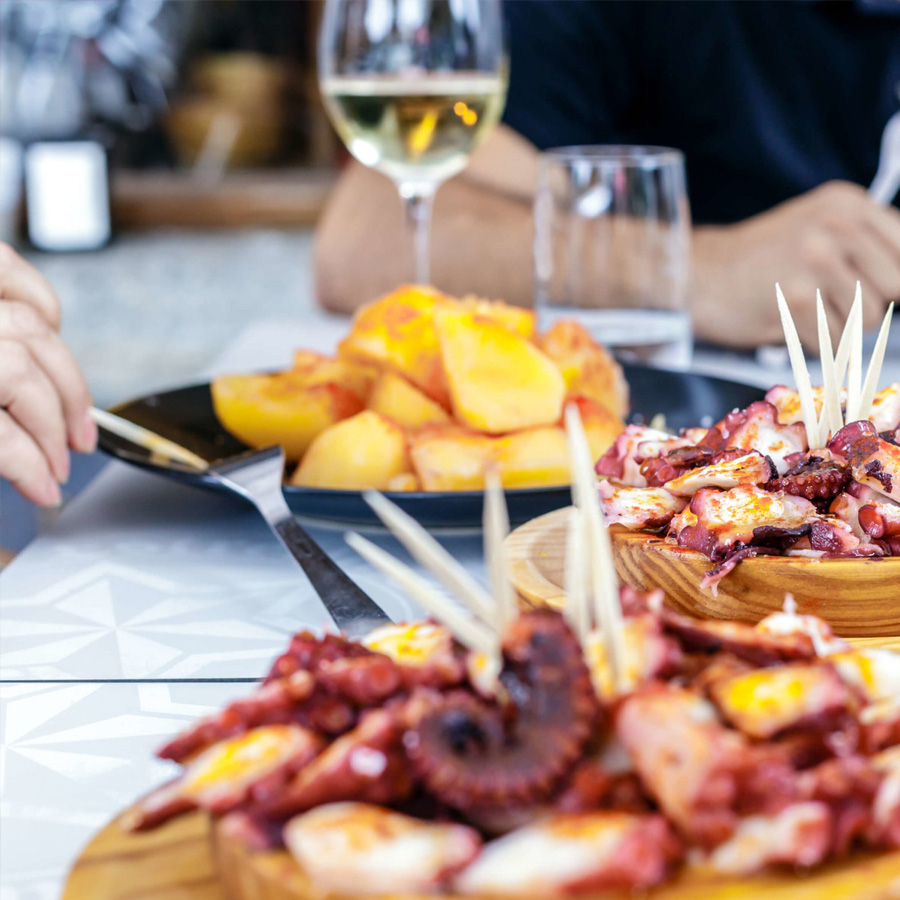 variedad de comidas para cenar en Salou Restaurante Córcega